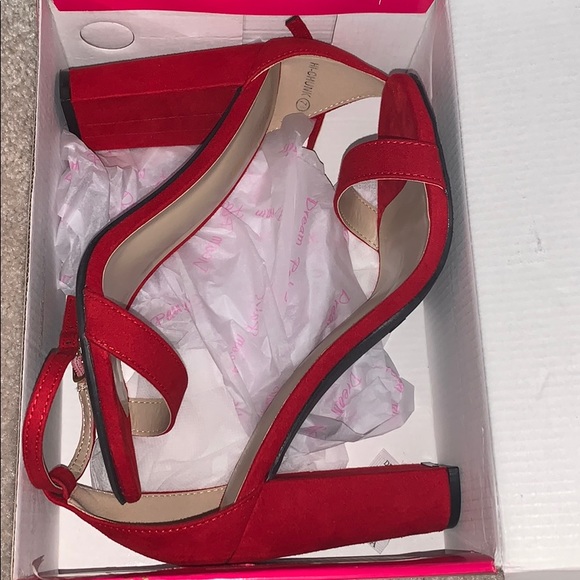 Beautiful red 4 inch heels - Picture 2 of 5